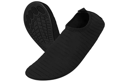 Boty do vody – protiskluzové, rychleschnoucí – černé, velikost 39