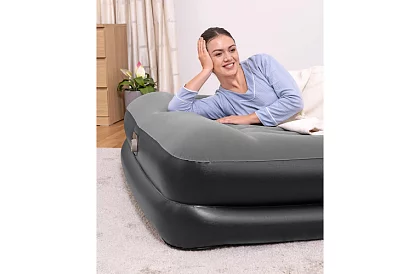 Nafukovací matrace s vestavěnou pumpou a polštářem 203 × 152 × 46 cm – B67403