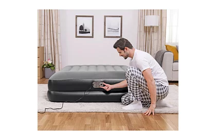 Nafukovací matrace s vestavěnou pumpou a polštářem 203 × 152 × 46 cm – B67403