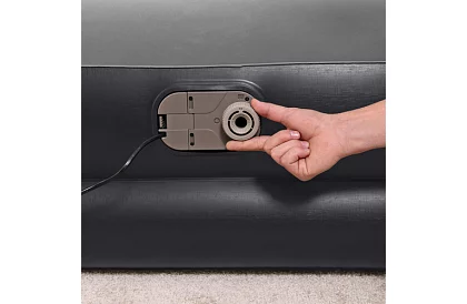 Nafukovací matrace s vestavěnou pumpou a polštářem 203 × 152 × 46 cm – B67403