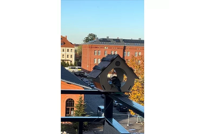 Dřevěné DIY krmítko pro ptáky k montáži a malování