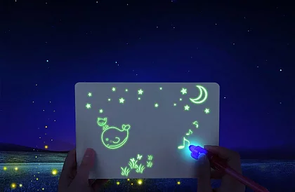 Kreslící svítící tabulka A4 – kreslení světlem