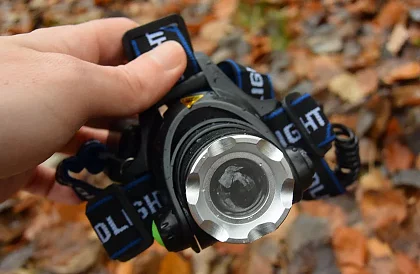 LED voděodolná čelovka TA 309A - Zoom a dosvit až 500 metrů.