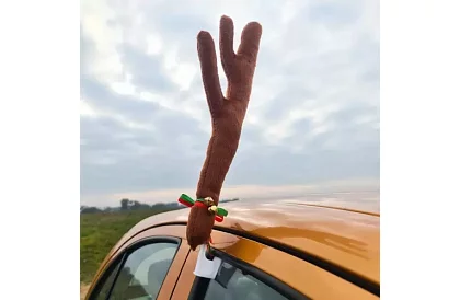 Sobí parohy a nos – dekorace pro váš vůz