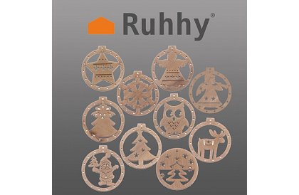 Dřevěné vánoční ozdoby – sada 10 kusů s provázkem