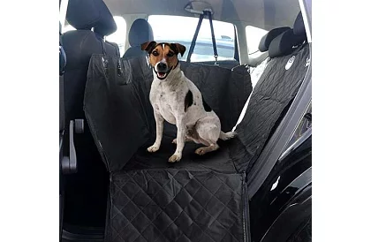 Ochranná plachta na zadní sedadla auta