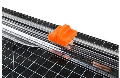 Řezačka na papír – gilotina/trimer