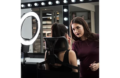 Hliníkové kosmetické křeslo s opěrkou hlavy