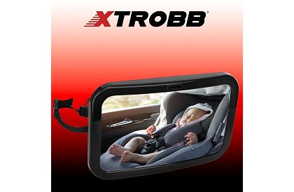 Zpětné zrcátko do auta pro kontrolu dítěte