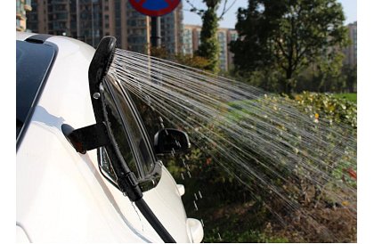 Přenosná cestovní - kempingová sprcha