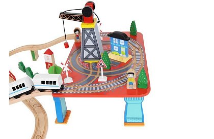 Dřevěná železnice s vláčkem na baterie – 88 dílků