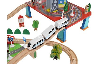 Dřevěná železnice s vláčkem na baterie – 88 dílků