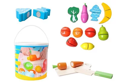 Dřevěné ovoce a zelenina ke krájení v kyblíku