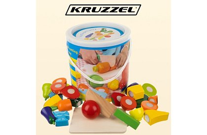 Dřevěné ovoce a zelenina ke krájení v kyblíku