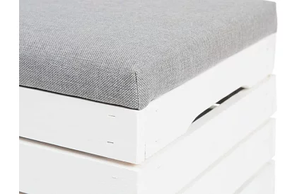 Dřevěný taburet – puf truhla s úložným prostorem