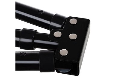 Cvičební pomůcka na protahování svalů nohou a stehen