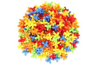 Barevná 3D stavebnice z brček 408 ks – kreativní hra pro děti