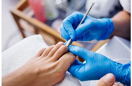 Sada nástrojů na zarostlé nehty + dárková krabička