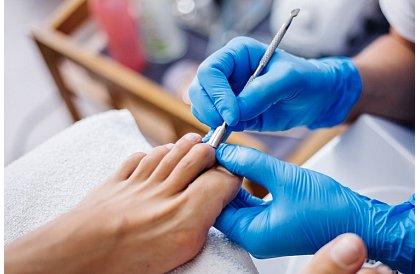 Sada nástrojů na zarostlé nehty + dárková krabička