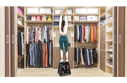 Skládací stolička – taburet černobílý