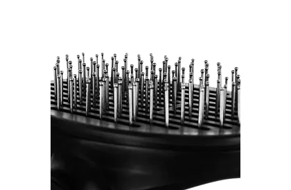 Samočisticí vyčesávací kartáč na srst