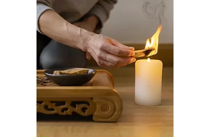 Bílá válcová svíčka 10x5 cm – sada 8 kusů