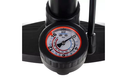 Pumpa na kolo 16 BAR / 230 PSI – s tlakoměrem