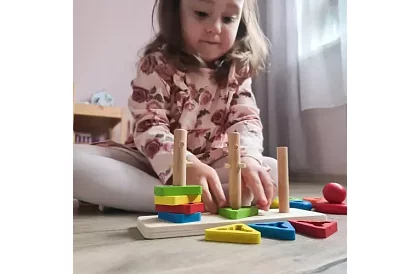 Dřevěné skládačky pro děti – třídič tvarů