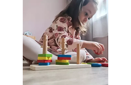 Dřevěné skládačky pro děti – třídič tvarů