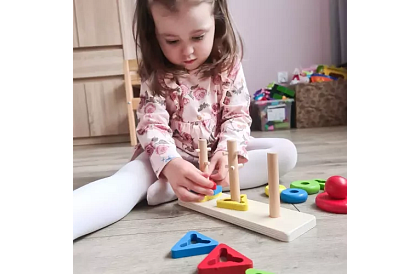 Dřevěné skládačky pro děti – třídič tvarů
