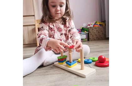 Dřevěné skládačky pro děti – třídič tvarů
