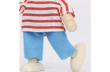 Dřevěné panenky do dětských domečku – 7 ks