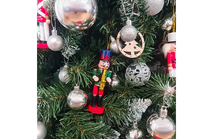 Set dřevěných louskáčků – Vánoční dekorace 5 ks