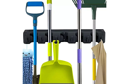 Nastěnný držák na zahradní nářadí