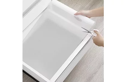 Protiskluzová podložka do šuplíků 300x50 cm