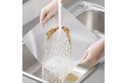 Protiskluzová podložka do šuplíků 300x50 cm