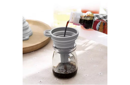 Univerzální skládací silikonový trychtýř