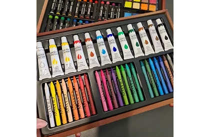 Sada na malování v dřevěném pouzdře – 130 položek