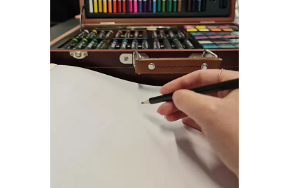 Sada na malování v dřevěném pouzdře – 130 položek