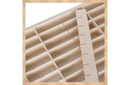 Dřevěná polička - organizér na autíčka - 90 přihrádek