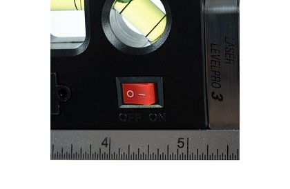 Laserová vodováha se svinovacím metrem – 250 cm