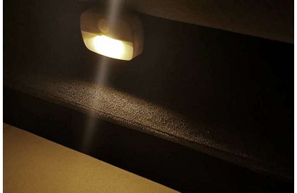 LED bezdrátové světlo se senzorem pohybu