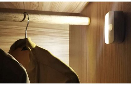 LED bezdrátové světlo se senzorem pohybu