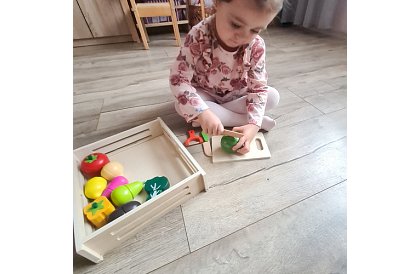 Dřevěná hračka – krájení zeleniny s příslušenstvím - 34 dílů