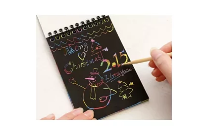 Vyškrabovací sešit s dřevěným stylusem - scratch note