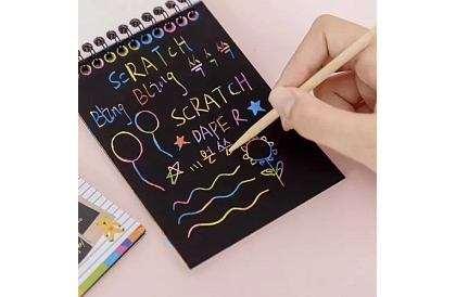 Vyškrabovací sešit s dřevěným stylusem - scratch note