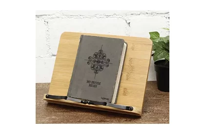 Dřevěný stojan pro knihu a notebook