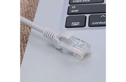 Síťový LAN kabel RJ45 pro počítače a zařízení - 30 metrů
