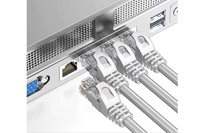 Síťový LAN kabel RJ45 pro počítače a zařízení - 30 metrů