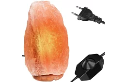 Solná lampa s nastavitelnou intenzitou světla